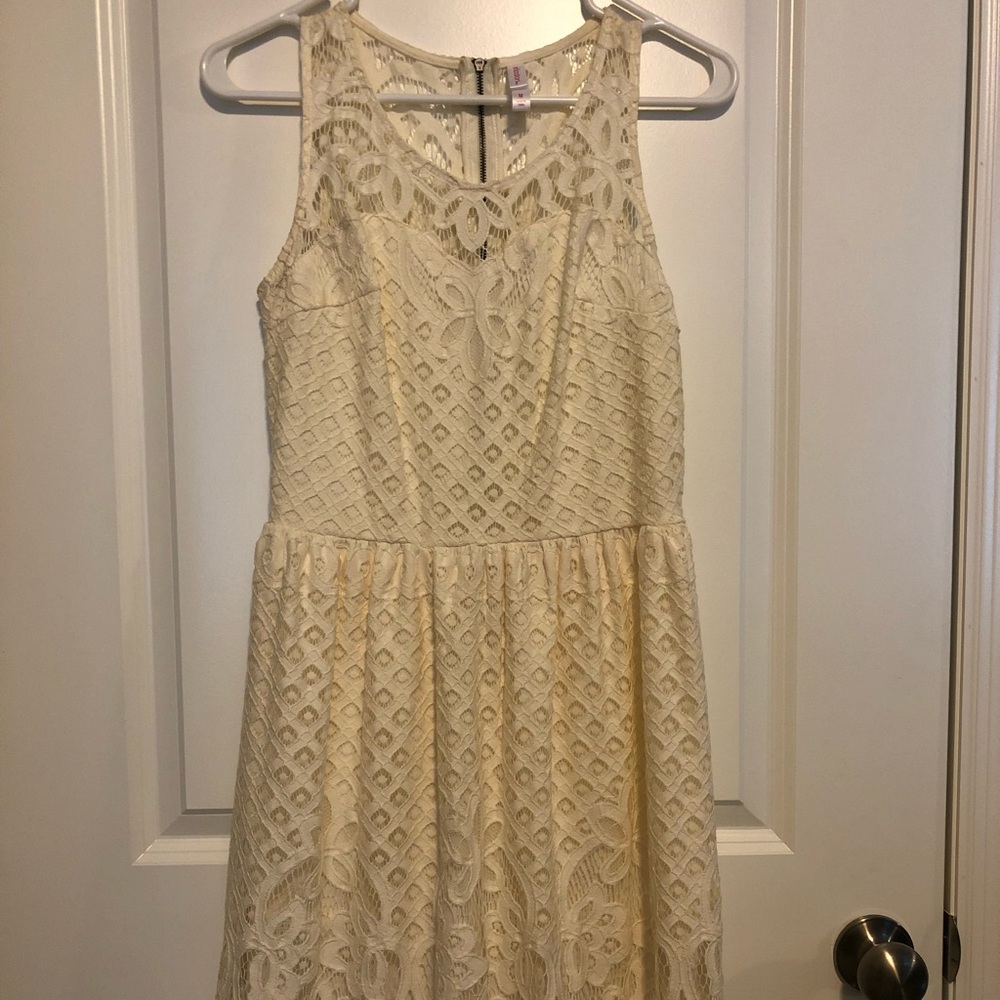 Lace dress